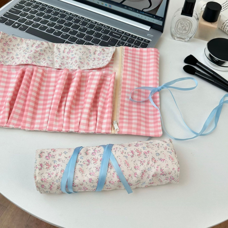 Aesthetic Spring Floral Roll-u - Pen Pouch Roll recension och pris