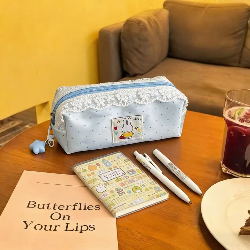 Minimalist Miffy Polka Dot Pen - Pencil Case Large recension och pris