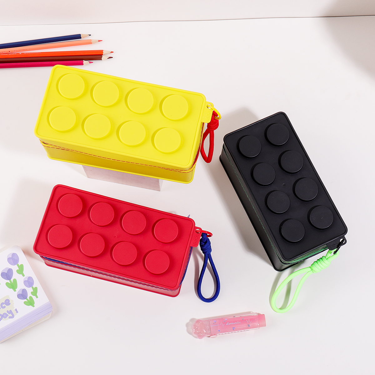 Retro monochrome building bloc - Stationery And Office Supply Stores recension och pris
