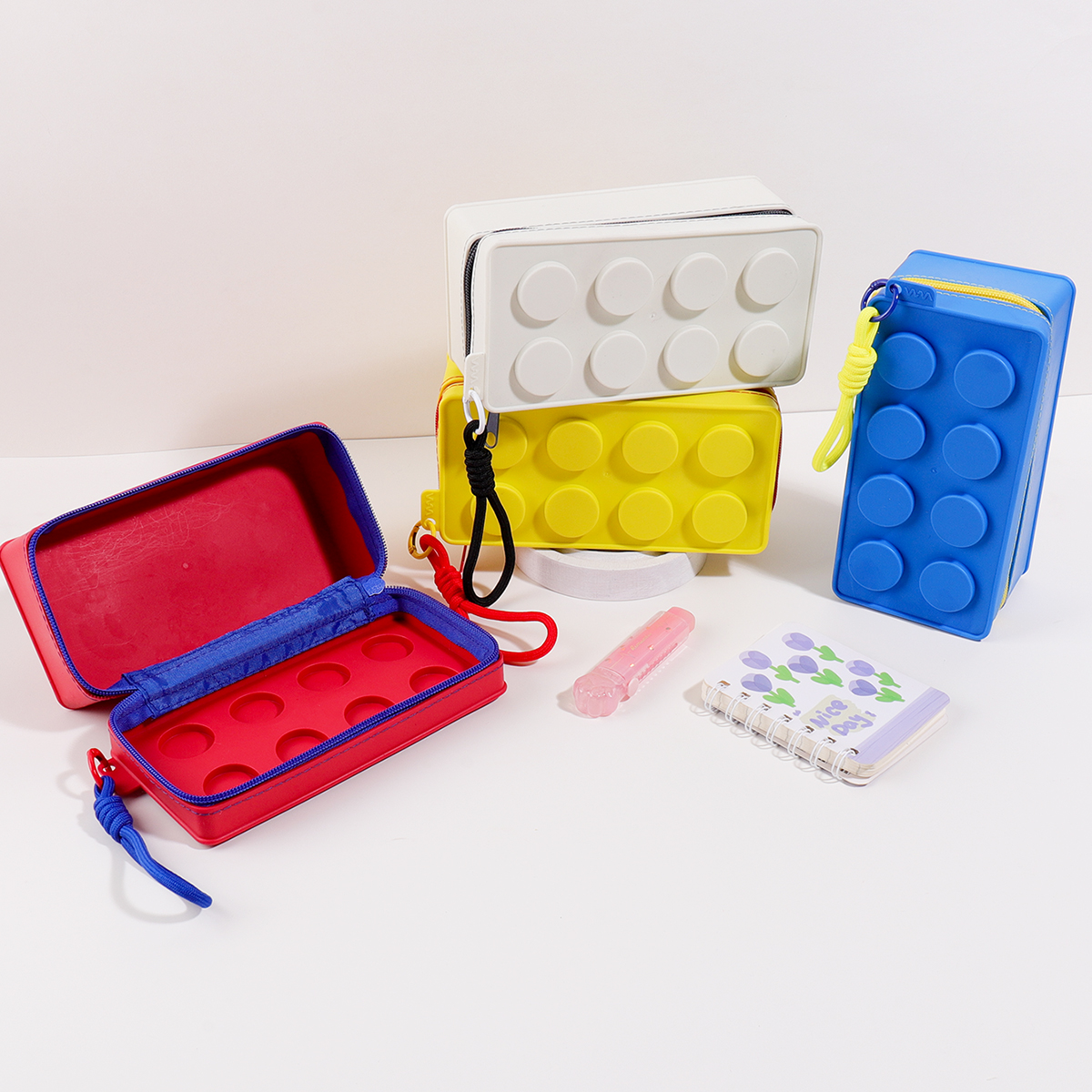Retro monochrome building bloc - Stationery And Office Supply Stores recension och pris